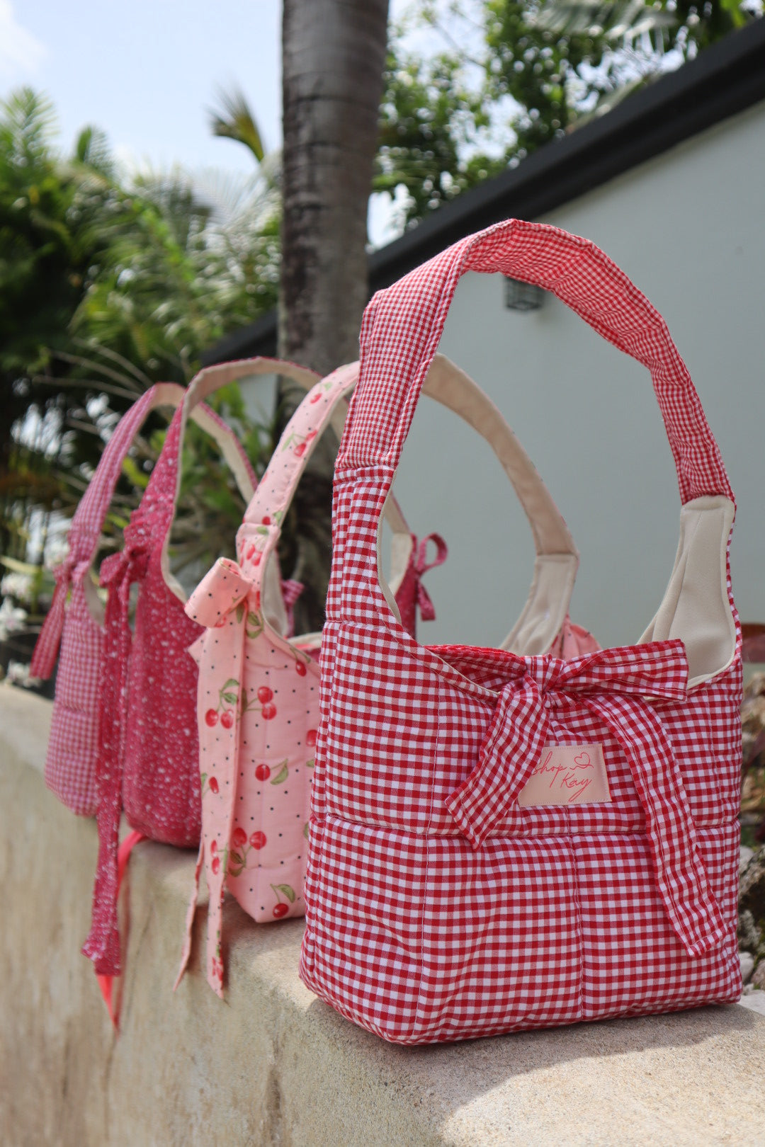 Red hen Gingham (small bows) shoulder bag
